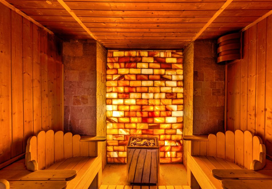 Нощувка на човек със закуска и възможност за вечеря + минерален басейн и релакс пакет в хотел 3 планини, Разлог, снимка 18