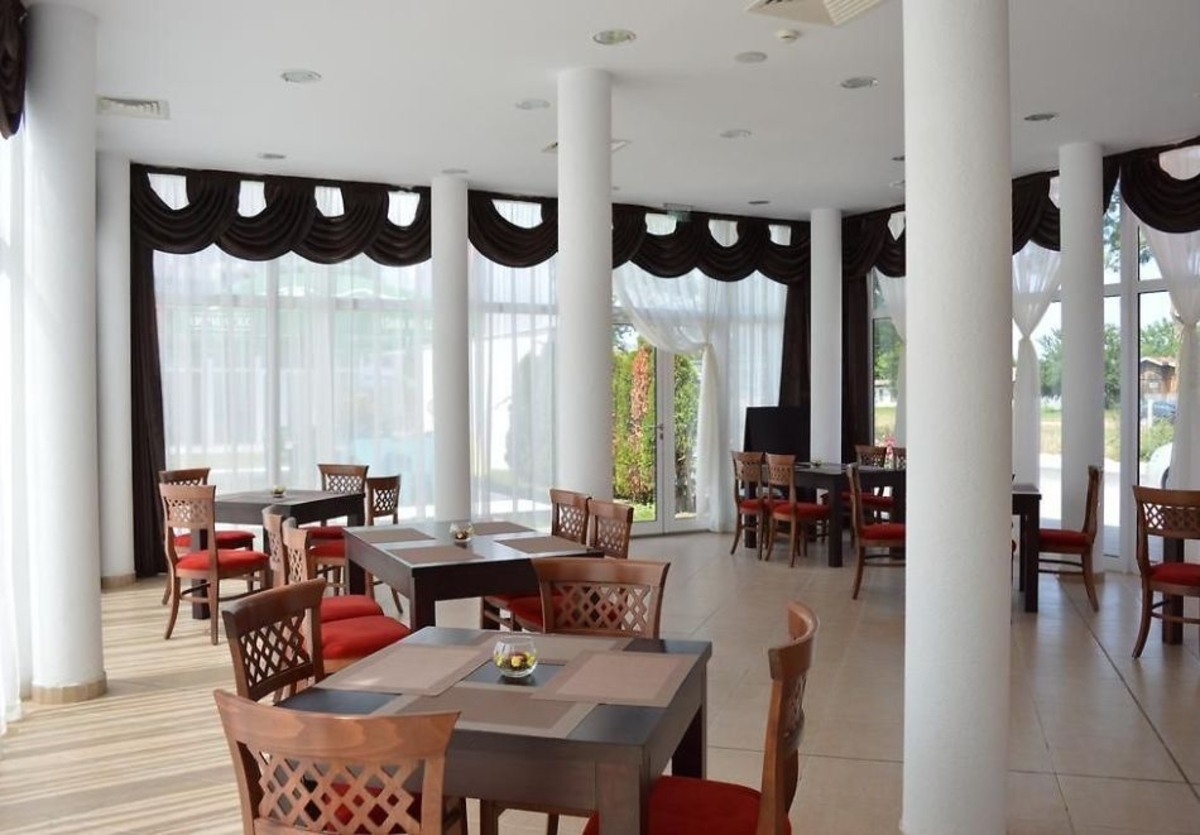 01.06-30.06 на море в Черноморец: Нощувка на човек със закуска и вечеря в Комплекс Блек Сий Стар, къмпинг Градина, снимка 14