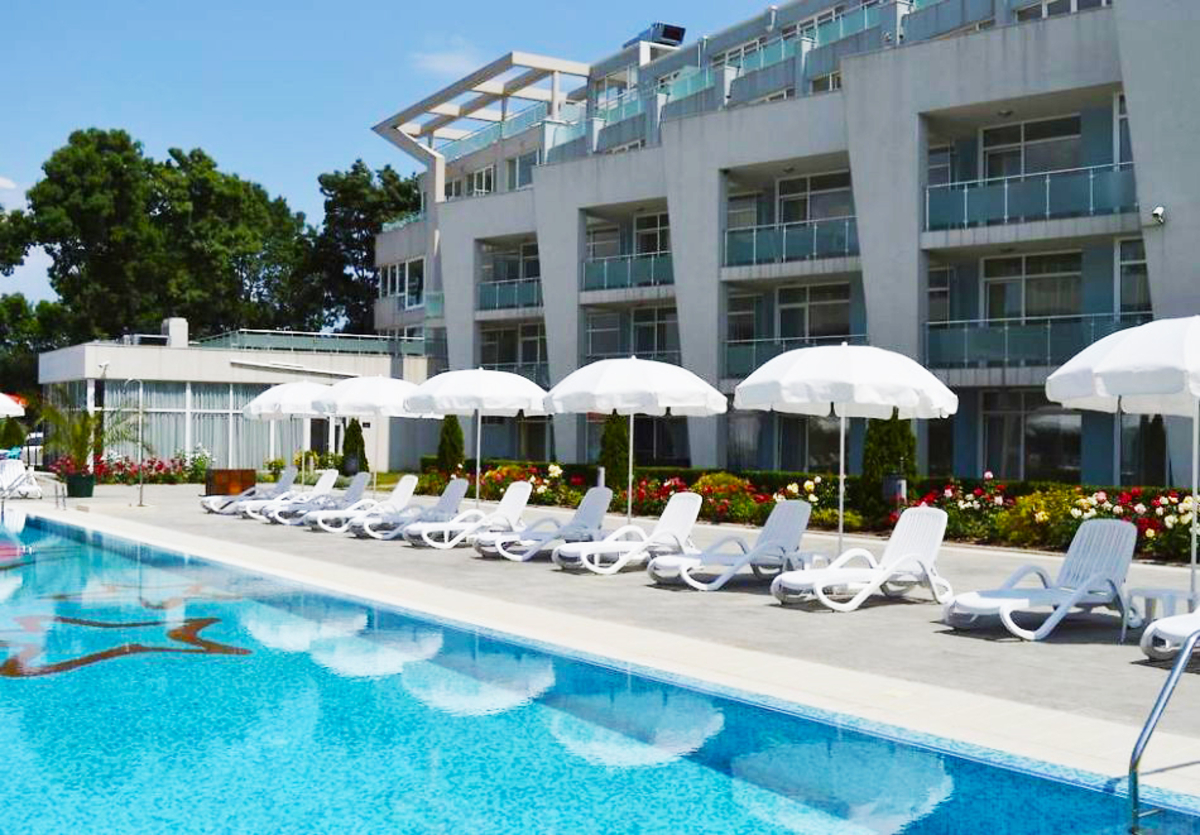 01.06-30.06 на море в Черноморец: Нощувка на човек със закуска и вечеря в Комплекс Блек Сий Стар, къмпинг Градина, снимка 3