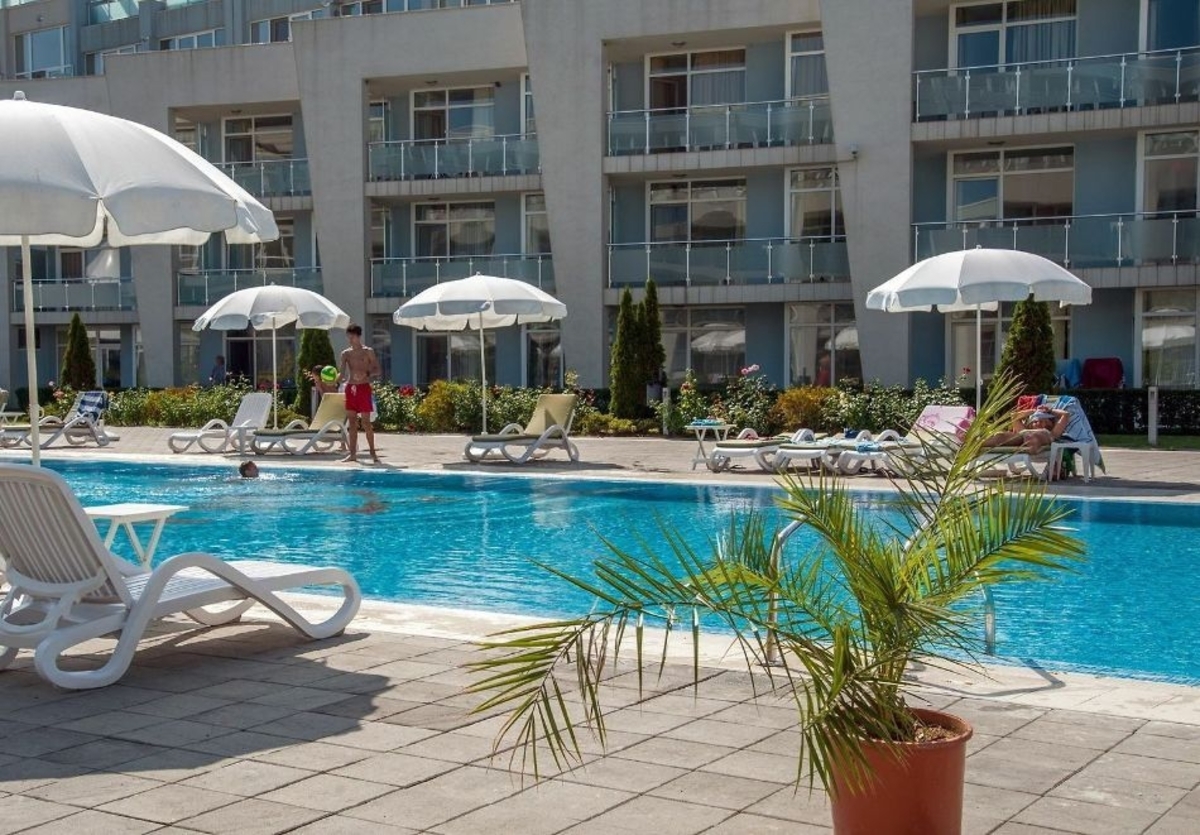 01.06-30.06 на море в Черноморец: Нощувка на човек със закуска и вечеря в Комплекс Блек Сий Стар, къмпинг Градина, снимка 7