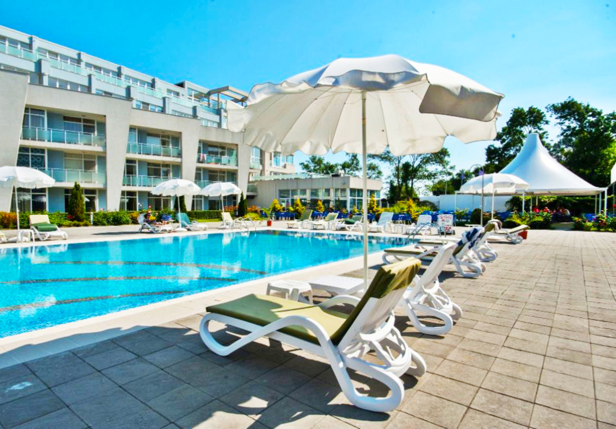 01.06-30.06 на море в Черноморец: Нощувка на човек със закуска и вечеря в Комплекс Блек Сий Стар, къмпинг Градина, снимка 6