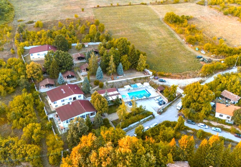 2 нощувки на човек със закуски или закуски и вечери + външно джакузи и сауна от Комплекс Асеневци ***, с. Царева ливада, Тревненски балкан, снимка 6