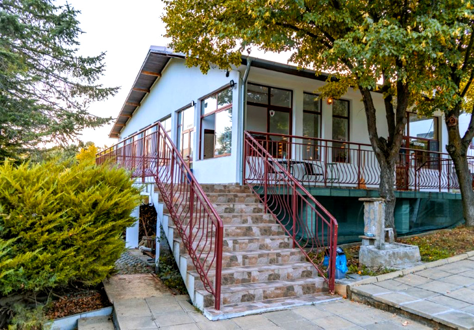 2 нощувки на човек със закуски или закуски и вечери + външно джакузи и сауна от Комплекс Асеневци ***, с. Царева ливада, Тревненски балкан, снимка 19