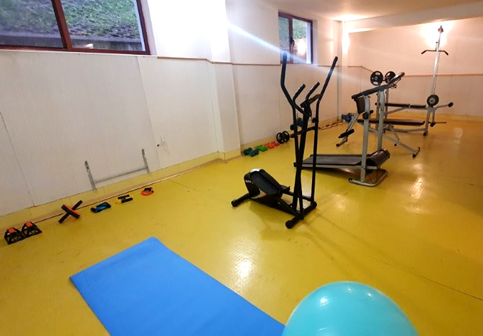 2 нощувки на човек със закуски или закуски и вечери + външно джакузи и сауна от Комплекс Асеневци ***, с. Царева ливада, Тревненски балкан, снимка 22