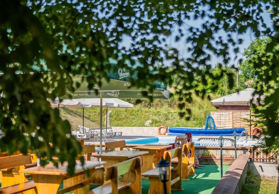 2 нощувки на човек със закуски или закуски и вечери + външно джакузи и сауна от Комплекс Асеневци ***, с. Царева ливада, Тревненски балкан, снимка 7