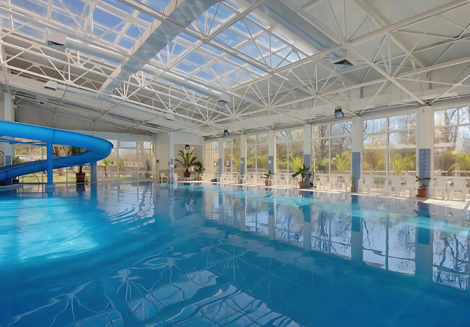 Нова Година в Хисаря! 2 или 3 нощувки на човек със закуски и вечери, едната празнична + Празнична програма + минерални басейни и релакс зона в хотел Аугуста., снимка 2