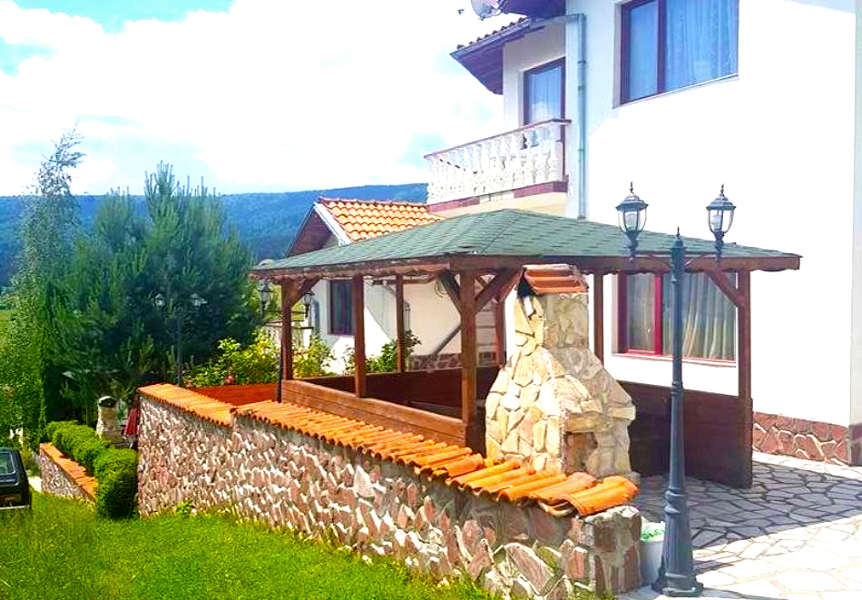 Нова година в Цигов чарк! 3 нощувки за група от 24 човека и ползване на оборудвана механа от Комплекс 7М. Допускат се домашни любимци!, снимка 4