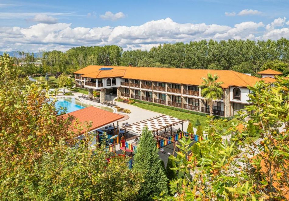 Коледа в Комплекс Тракиец****, с. Житница! 2 нощувки на човек със закуски и две Празнични вечери с програма и DJ + басейн и релакс зона, снимка 2