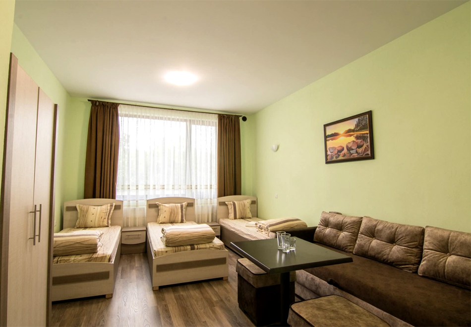 Никулден в Севлиево! 2 нощувки на човек със закуски и Празнична вечеря от Комплекс Христови, снимка 2