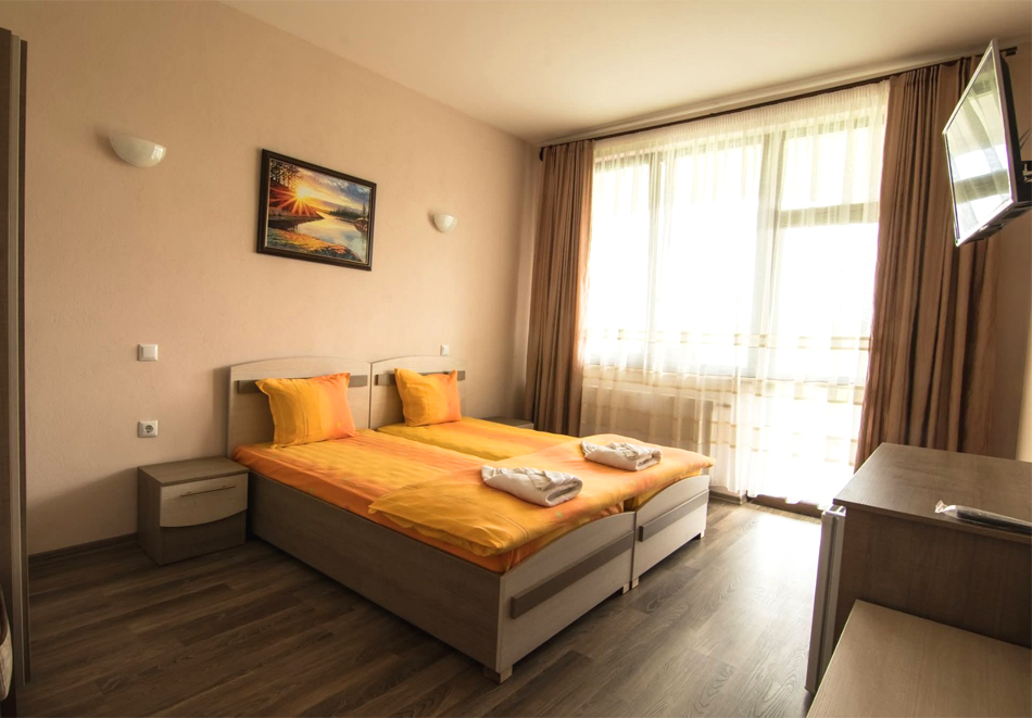 Никулден в Севлиево! 2 нощувки на човек със закуски и Празнична вечеря от Комплекс Христови, снимка 11