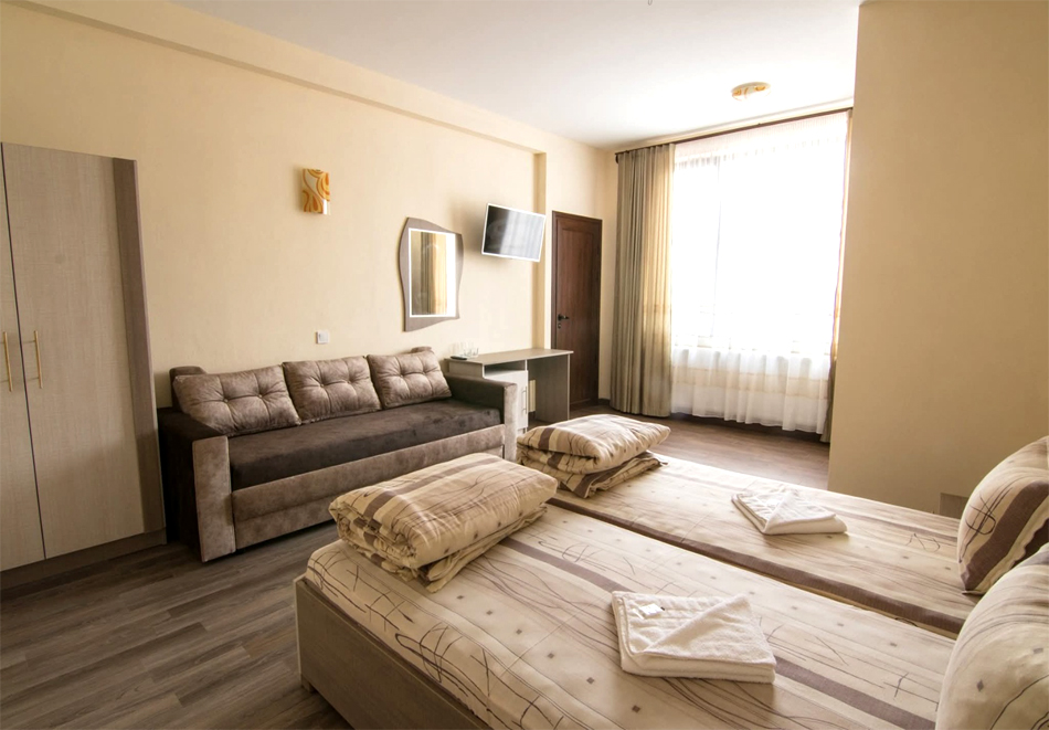 Никулден в Севлиево! 2 нощувки на човек със закуски и Празнична вечеря от Комплекс Христови, снимка 10