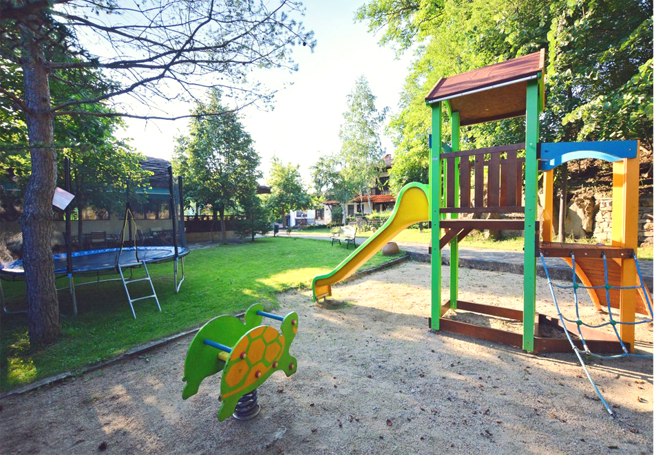 Почивка, до Габрово! Нощувка на човек със закуска или закуска и вечеря от Семеен хотел Фенерите, снимка 4