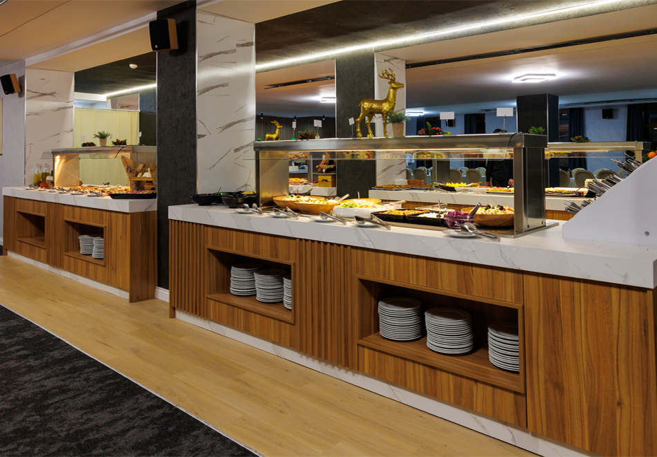 Нова година във Вихрен Роял Палас ****, Банско! 3 нощувки на човек със закуски и вечери, едната Празнична в допълнителната зала на ресторанта + топъл басейн и термална зона., снимка 13