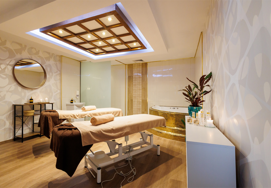 Нова година във Вихрен Роял Палас ****, Банско! 3 нощувки на човек със закуски и вечери, едната Празнична в допълнителната зала на ресторанта + топъл басейн и термална зона., снимка 5