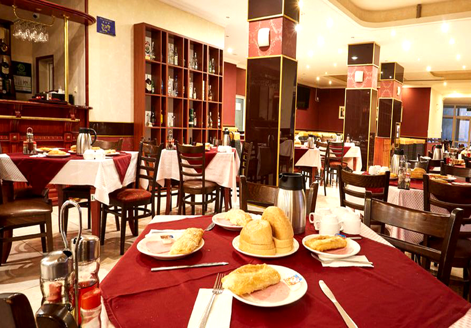 От януари в Балнеохотел Павел баня! 10 нощувки на човек със закуски, обеди и вечери + минерален басейн, медицински преглед и 3 процедури на ден, снимка 24