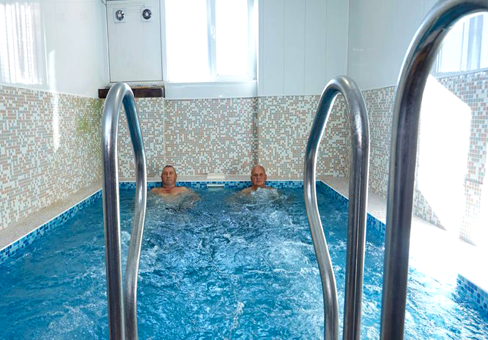 От януари в Балнеохотел Павел баня! 10 нощувки на човек със закуски, обеди и вечери + минерален басейн, медицински преглед и 3 процедури на ден, снимка 8