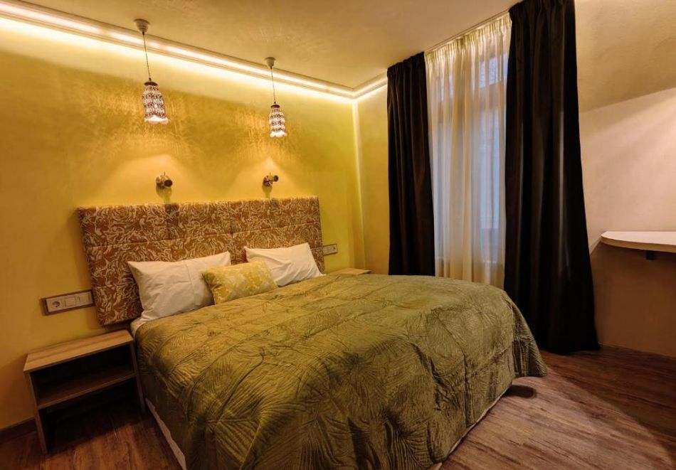 Нощувка на човек със закуска в хотел Покрит мост, Ловеч, снимка 10