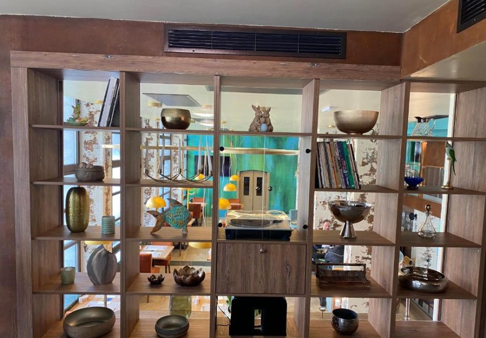 Нощувка на човек със закуска в хотел Покрит мост, Ловеч, снимка 3