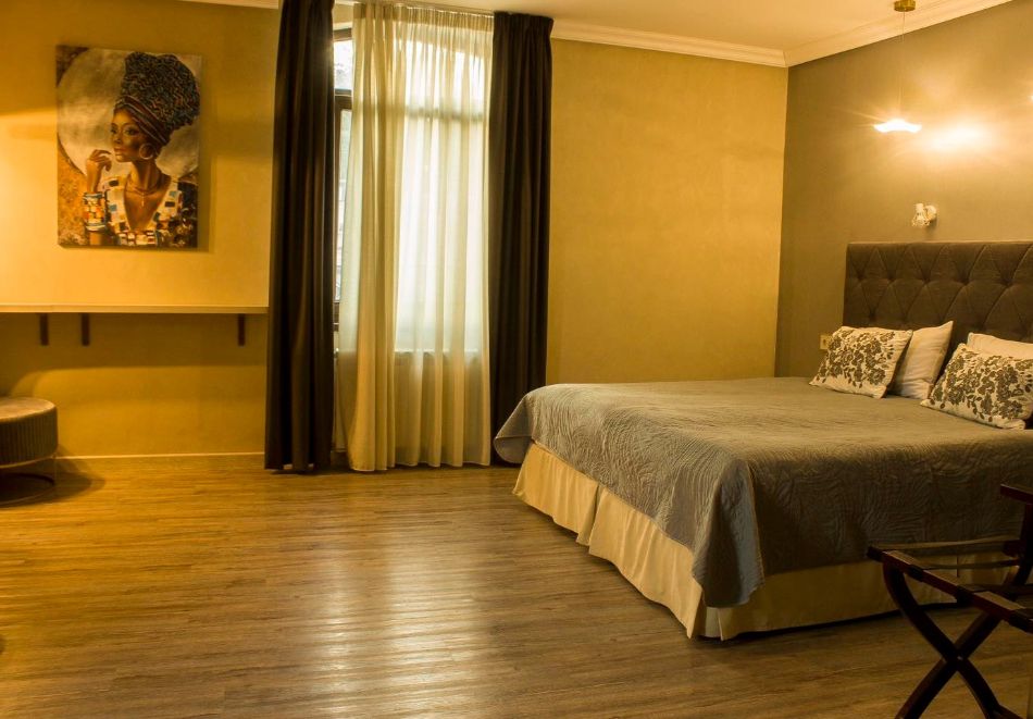 Нощувка на човек със закуска в хотел Покрит мост, Ловеч, снимка 9