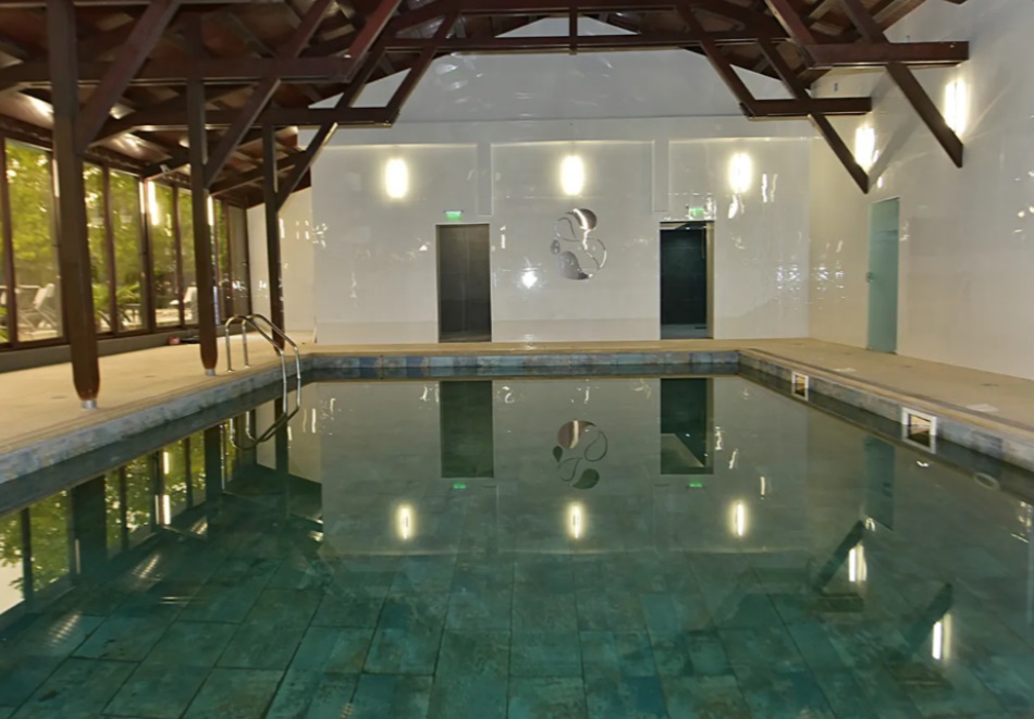 Есенен релакс в НОВООТКРИТИЯ четиризвезден хотел Стилатерм СПА 4* в Хасковски минерални бани! Нощувка на човек със закуска и вечеря +  2 минерални басейни и релакс зона, снимка 4