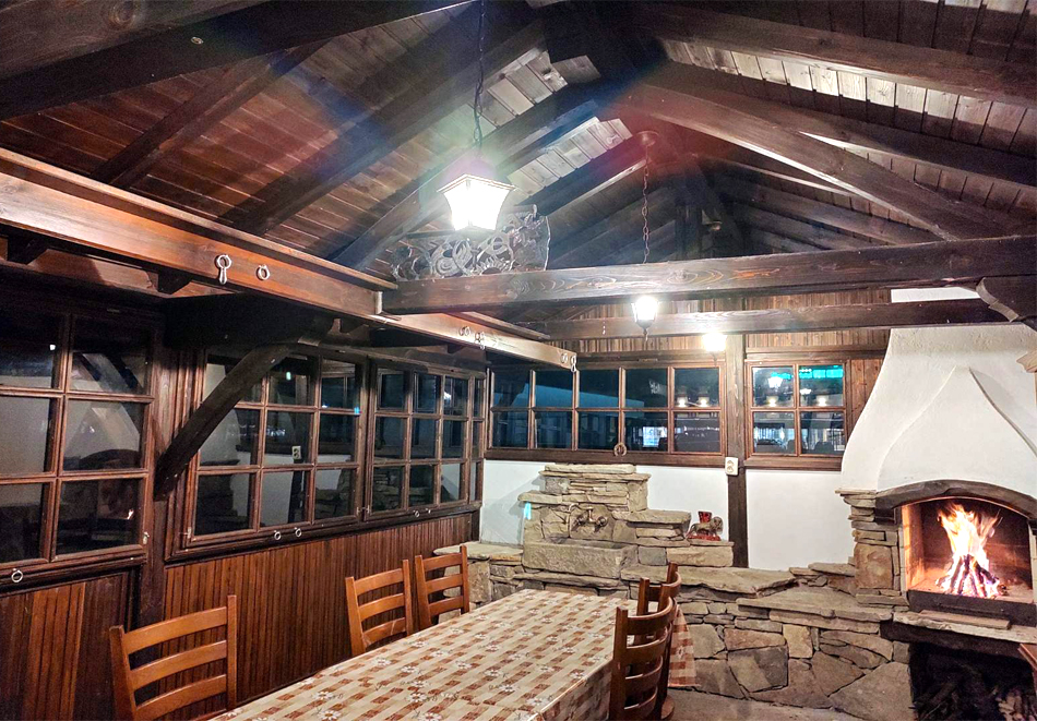 Нощувка в самостоятелна къща за 16 човека и ползване на оборудван кухненски бокс и механа от къща При Комина, Дряново, снимка 4