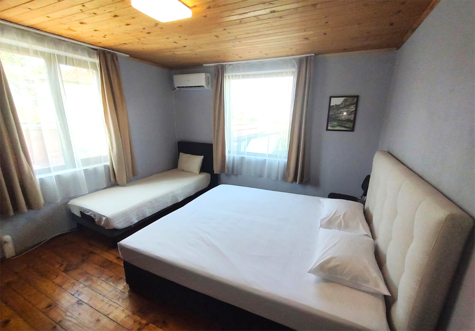 Нощувка в самостоятелна къща за 16 човека и ползване на оборудван кухненски бокс и механа от къща При Комина, Дряново, снимка 9