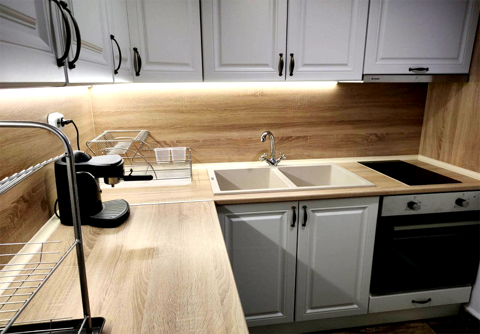 Нощувка в самостоятелна къща за 16 човека и ползване на оборудван кухненски бокс и механа от къща При Комина, Дряново, снимка 6