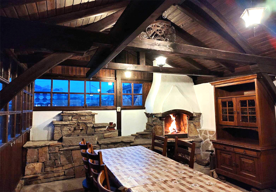 Нощувка в самостоятелна къща за 16 човека и ползване на оборудван кухненски бокс и механа от къща При Комина, Дряново, снимка 3