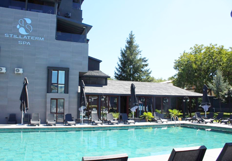 Есенен релакс в НОВООТКРИТИЯ четиризвезден хотел Стилатерм СПА 4* в Хасковски минерални бани! Нощувка на човек със закуска и вечеря +  2 минерални басейни и релакс зона, снимка 2