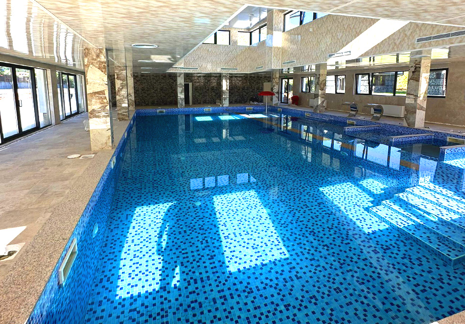 Нощувка на човек и възможност за закуска, обяд и вечеря + вътрешен плувен басейн с детска част и релакс зона от Къщи за гости Девин Ривър, Девин, снимка 5