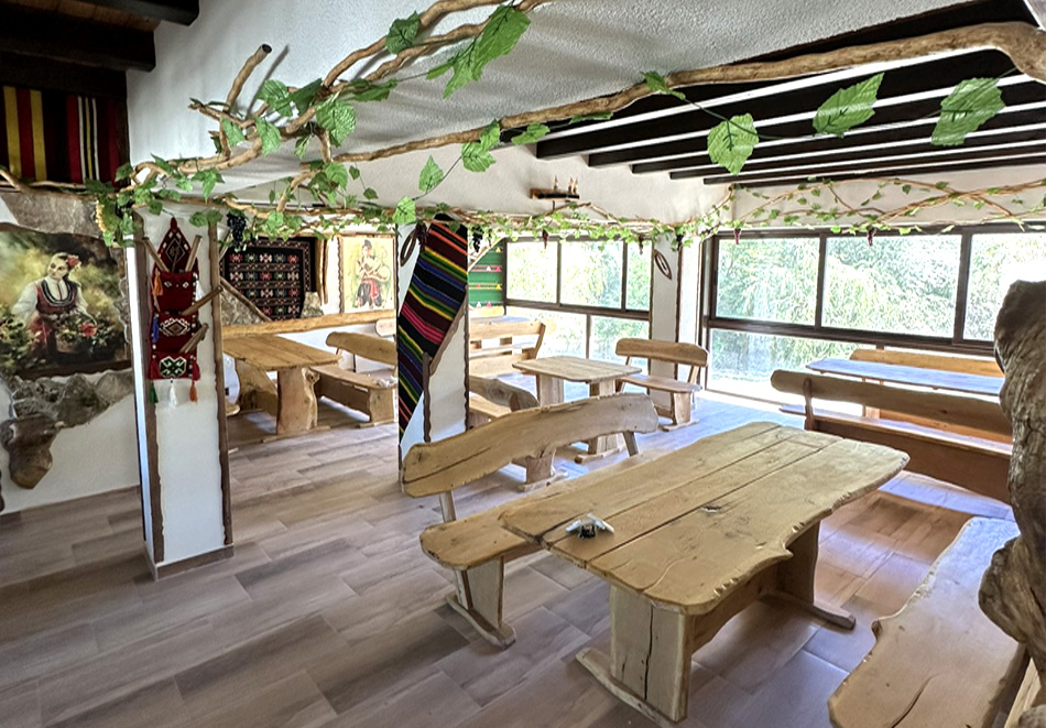 Нощувка на човек и възможност за закуска, обяд и вечеря + вътрешен плувен басейн с детска част и релакс зона от Къщи за гости Девин Ривър, Девин, снимка 8