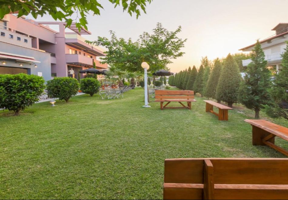 Ранни записвания на 250м. от плажа в Паралия Катерини! Нощувка на човек със закуска и вечеря + басейн в хотел Yakinthos, Гърция, снимка 17