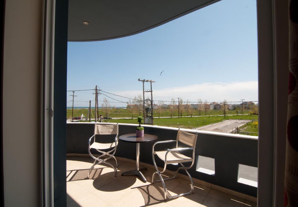 Ранни записвания на 250м. от плажа в Паралия Катерини! Нощувка на човек със закуска и вечеря + басейн в хотел Yakinthos, Гърция, снимка 16