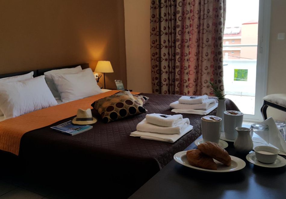 Ранни записвания на 250м. от плажа в Паралия Катерини! Нощувка на човек със закуска и вечеря + басейн в хотел Yakinthos, Гърция, снимка 13