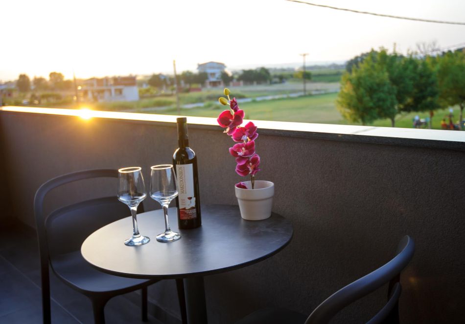 Ранни записвания на 250м. от плажа в Паралия Катерини! Нощувка на човек със закуска и вечеря + басейн в хотел Yakinthos, Гърция, снимка 10