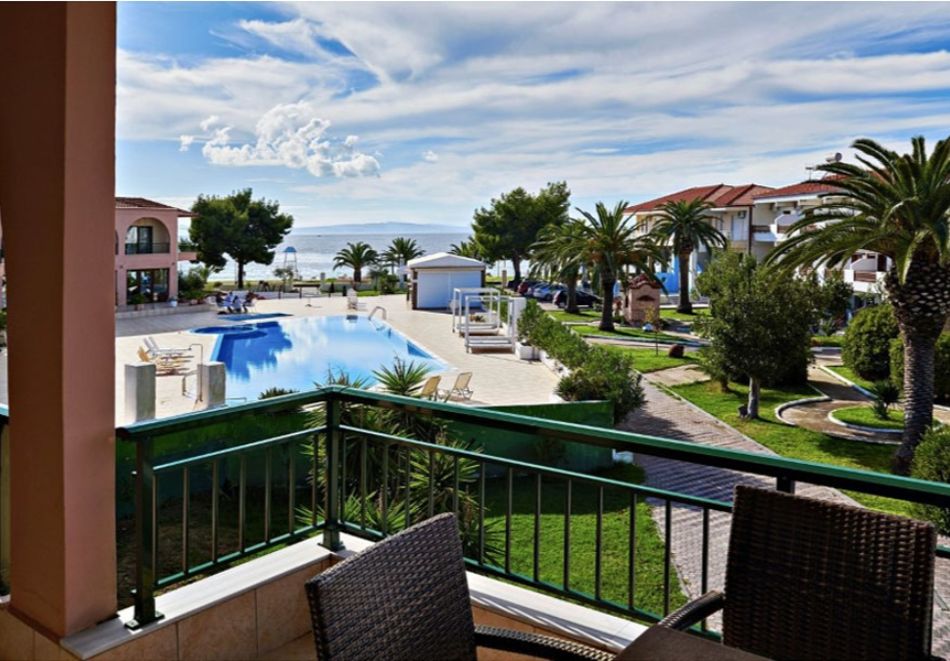 Ранни записвания на първа линия в Toroni Blue Sea Hotel***, Торони, Гърция! Нощувка на човек със закуска и вечеря + басейн. Дете до 6г. безплатно!, снимка 4