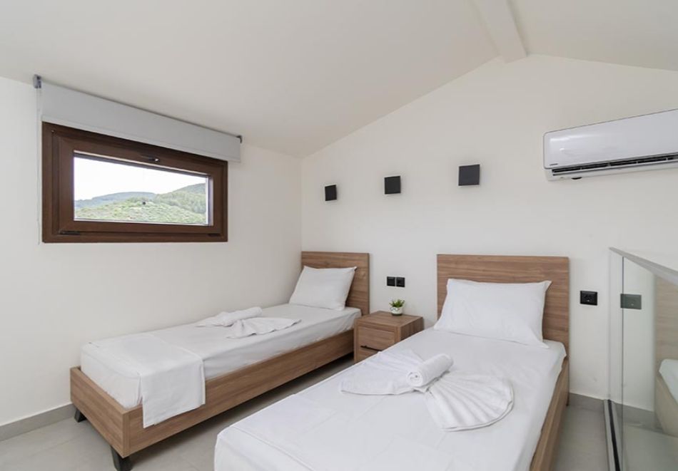 Ранни записвания на първа линия в Toroni Blue Sea Hotel***, Торони, Гърция! Нощувка на човек със закуска и вечеря + басейн. Дете до 6г. безплатно!, снимка 7