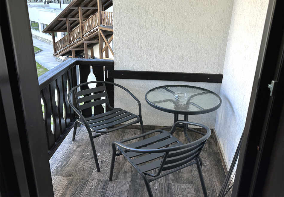 Нощувка на човек и възможност за закуска, обяд и вечеря + вътрешен плувен басейн с детска част и релакс зона от Къщи за гости Девин Ривър, Девин, снимка 12