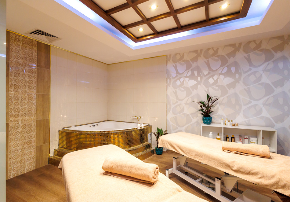 Нова година във Вихрен Роял Палас ****, Банско! 3 нощувки на човек със закуски и вечери, едната Празнична в допълнителната зала на ресторанта + топъл басейн и термална зона., снимка 6