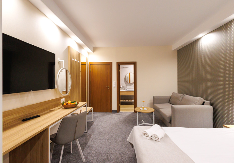 Нова година във Вихрен Роял Палас ****, Банско! 3 нощувки на човек със закуски и вечери, едната Празнична в допълнителната зала на ресторанта + топъл басейн и термална зона., снимка 11