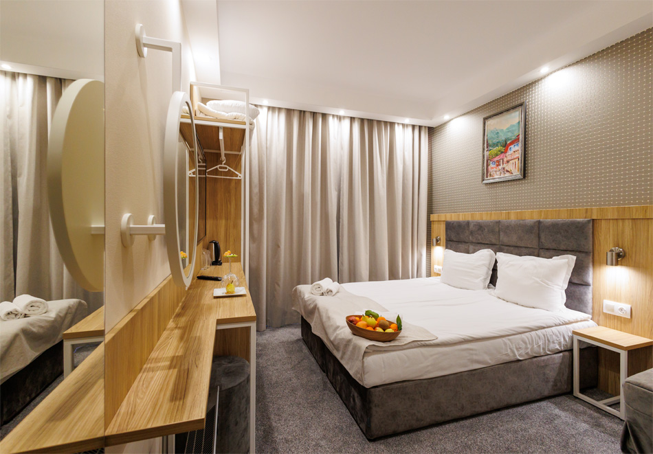 Нова година във Вихрен Роял Палас ****, Банско! 3 нощувки на човек със закуски и вечери, едната Празнична в допълнителната зала на ресторанта + топъл басейн и термална зона., снимка 12