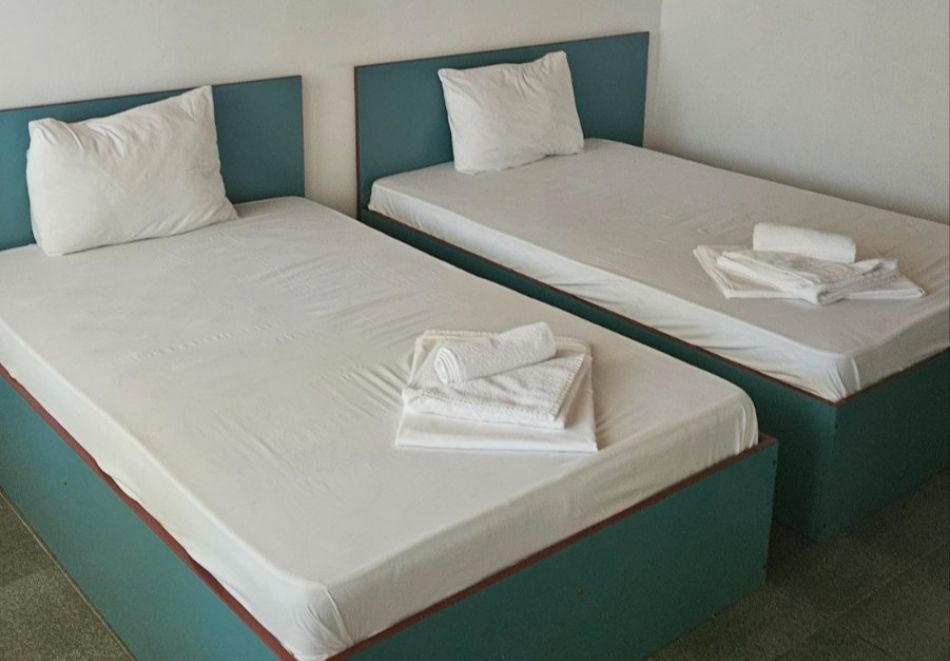 Нова година край Враца! 2 или 3 нощувки на човек със закуски и вечери, едната празнична в хотел Генезис, снимка 4