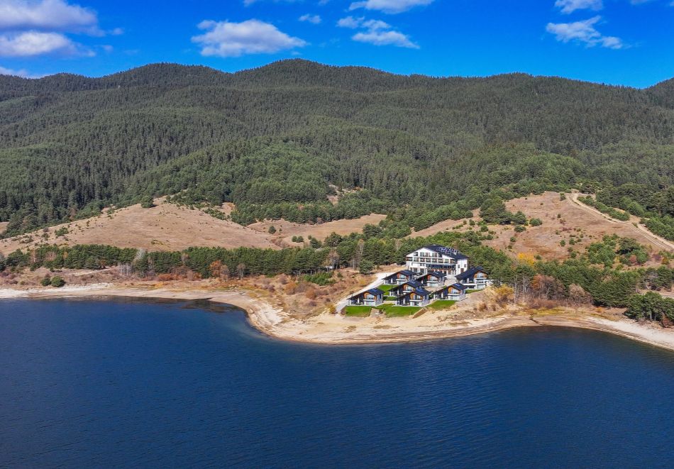 Релакс в Сърница край язовир Доспат: Нощувка на човек със закуска + басейн и релакс зона в в новооткрития Семеен хотел Лавалие, снимка 2