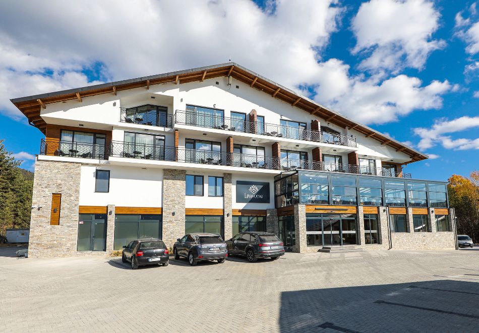 Релакс в Сърница край язовир Доспат: Нощувка на човек със закуска + басейн и релакс зона в в новооткрития Семеен хотел Лавалие, снимка 3