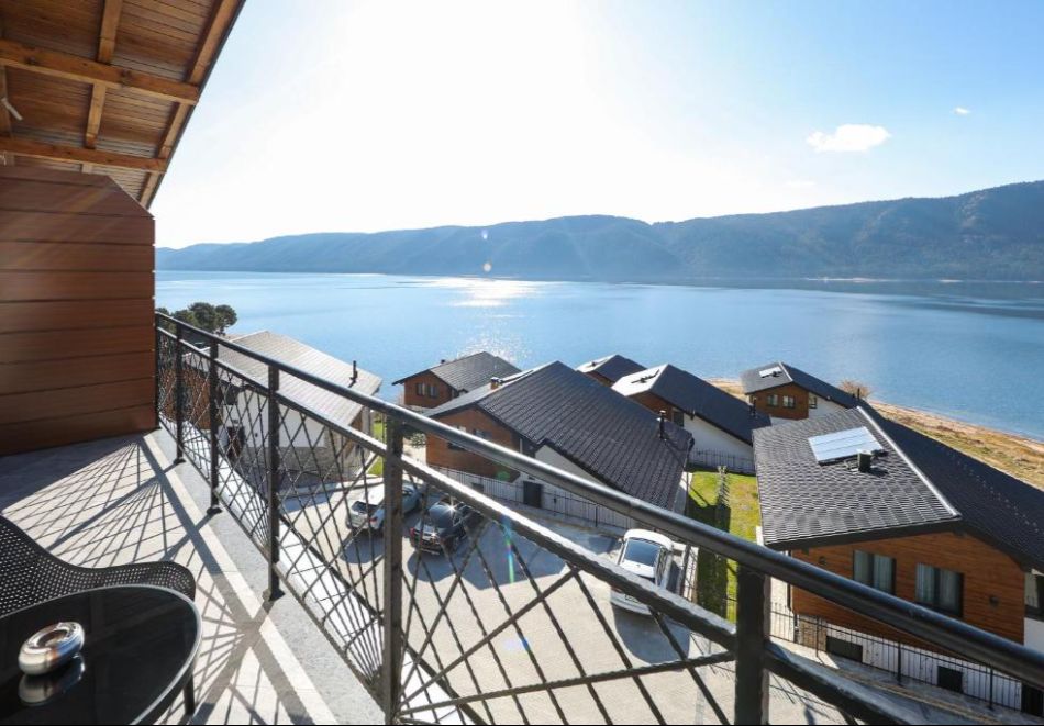 Релакс в Сърница край язовир Доспат: Нощувка на човек със закуска + басейн и релакс зона в в новооткрития Семеен хотел Лавалие, снимка 21