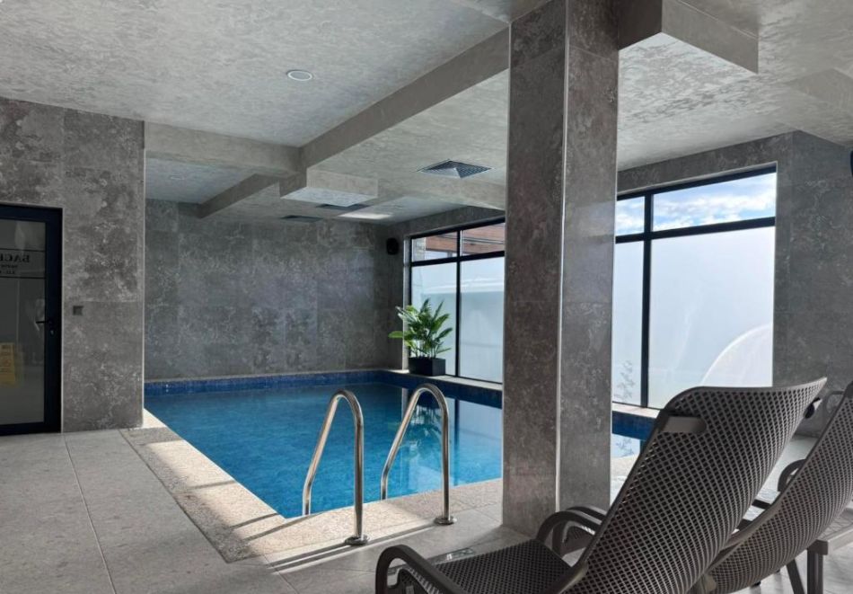 Релакс в Сърница край язовир Доспат: Нощувка на човек със закуска + басейн и релакс зона в в новооткрития Семеен хотел Лавалие, снимка 7