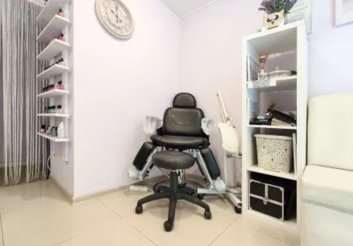 Маникюр с гел лак + сваляне на старо покритие от Студио за маникюр Ди Вижън, София, снимка 5