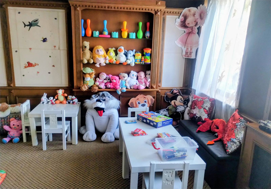 Почивка в Банско: Нощувка на човек със закуска от хотел София, снимка 16