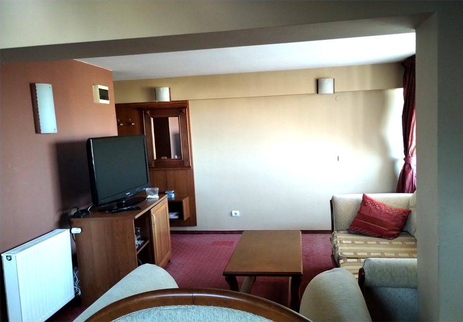 Почивка в Банско: Нощувка на човек със закуска от хотел София, снимка 6