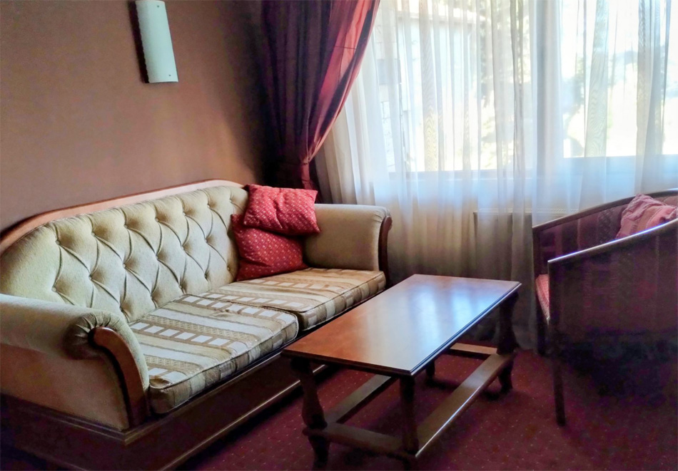 Почивка в Банско: Нощувка на човек със закуска от хотел София, снимка 7